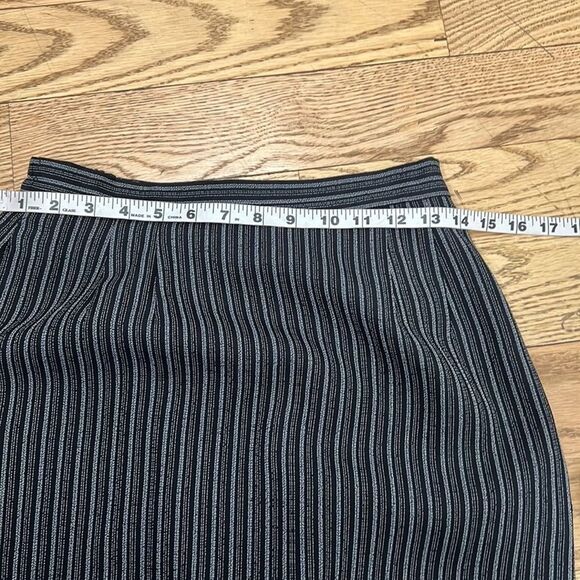 ADOLFO‎ ATELIER PETITE PINSTRIPE  SKIRTSUIT SIZE 8 - Picture 7 of 11